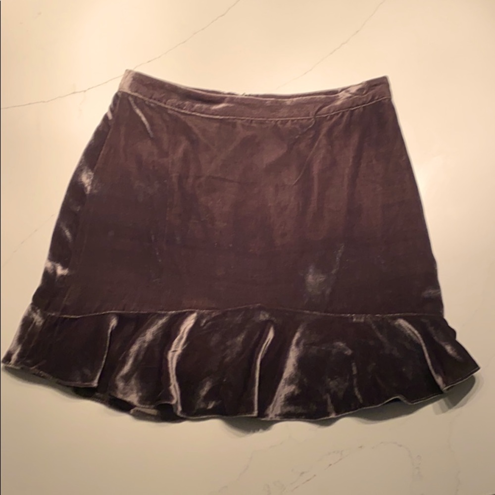 Velvet mini skirt with ruffle